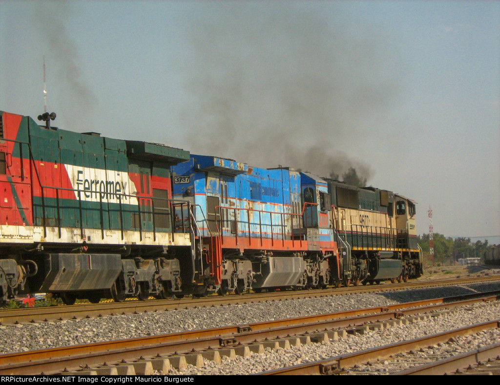 FXE Super 7 Locomotive leading a train